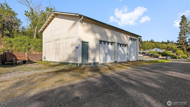 view of detached garage