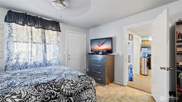 bedroom featuring a ceiling fan