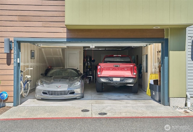 13146 83rd Ln S, Seattle, WA 98178 - garage with driveway