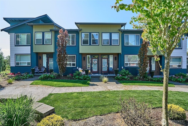 13146 83rd Ln S, Seattle, WA 98178 - view of property featuring a front lawn