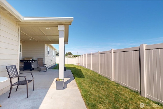 3 Gregory St, Milton-Freewater, OR 97862 - view of yard featuring a patio area