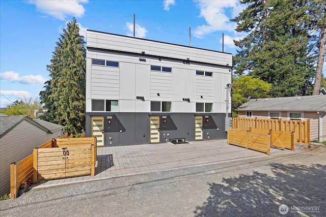 6032 42nd Ave SW Unit A, Seattle, WA 98136 - view of front facade with fence