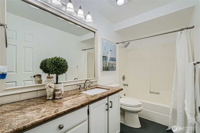 22606 NE 14th Dr, Sammamish, WA 98074 - full bathroom featuring vanity, toilet, and shower / tub combo with curtain