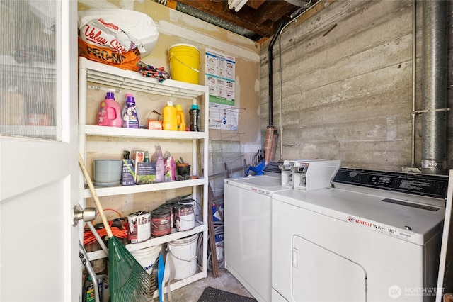 812 N 59th St, Seattle, WA 98103 - laundry room with washer and dryer