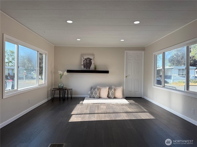 2021 Mahan Ave Unit E3, Richland, WA 99354 - living area with dark wood-type flooring, recessed lighting, and baseboards