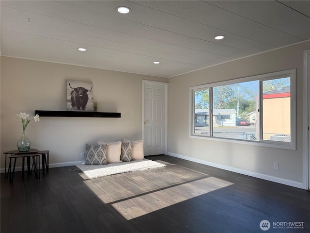 2021 Mahan Ave Unit E3, Richland, WA 99354 - unfurnished living room featuring recessed lighting, baseboards, and wood finished floors