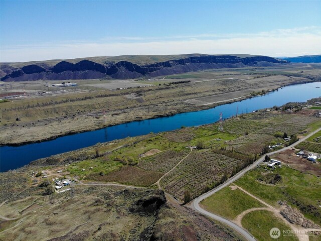 7199 Tarpiscan Rd Unit 1 & 2, Malaga, WA 98828