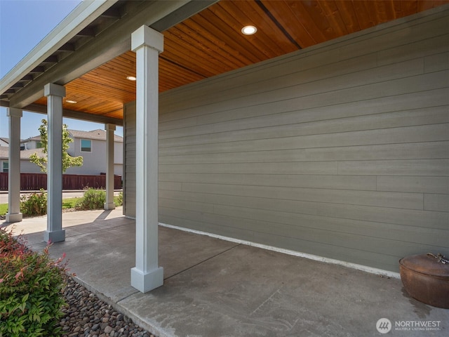 904 E Tanoak Ave, La Center, WA 98629 - view of patio with fence