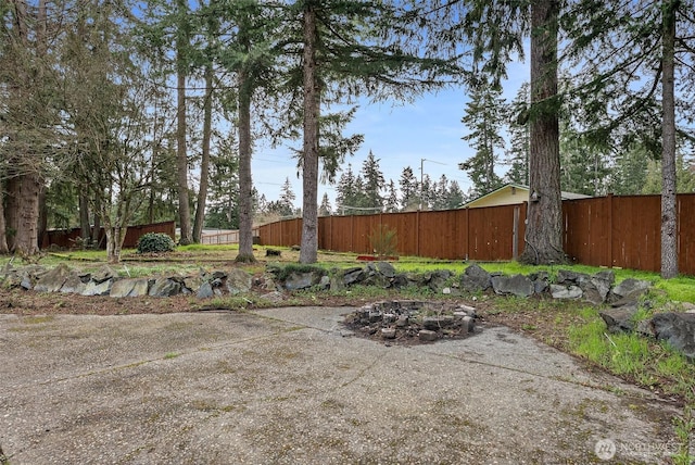 view of yard with fence