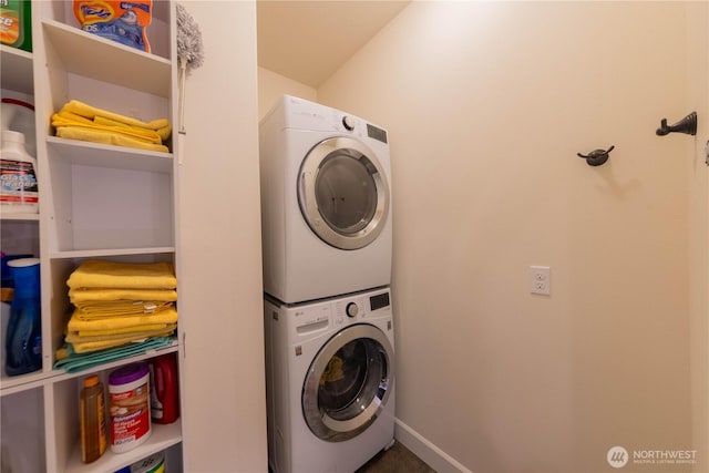 1602 Latitude Cir, Anacortes, WA 98221 - laundry room featuring estacked washer and dryer and baseboards
