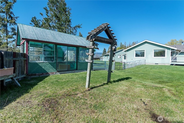 view of yard featuring fence