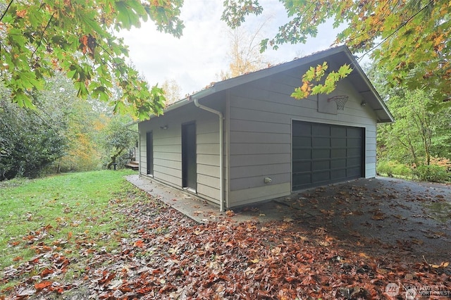 view of detached garage