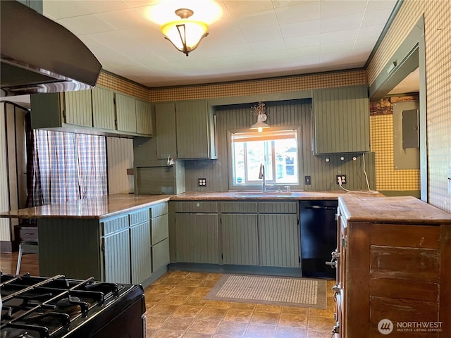 kitchen with wallpapered walls, black appliances, and a peninsula