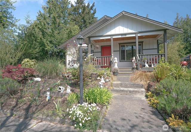 2078 11th St, Port Townsend, WA 98368 - bungalow featuring covered porch