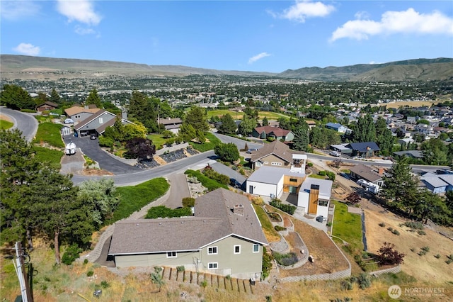 1014 Westmorland Dr, Wenatchee, WA 98801 - view of property location featuring nearby suburban area and a mountain backdrop