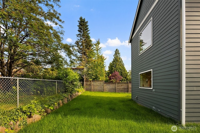 8116 12th Ave SW Unit B, Seattle, WA 98106 - view of fenced backyard