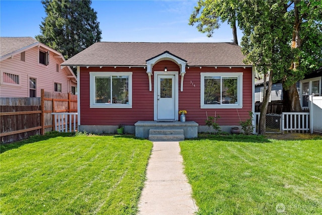 314 E Okanogan Ave, Chelan, WA 98816 - bungalow with a shingled roof