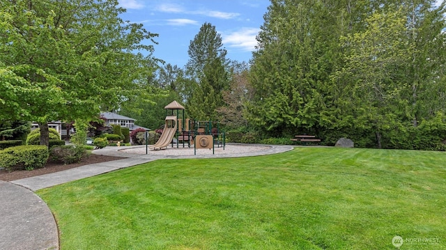 25413 NE 3rd Pl, Sammamish, WA 98074 - view of grassy yard featuring a playground