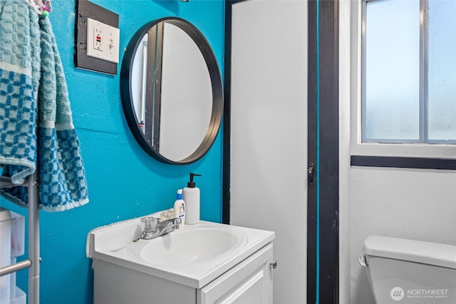 622 S Fair Ave, Yakima, WA 98901 - bathroom featuring toilet and vanity