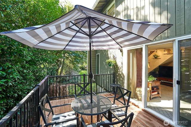 10822 SE 260th St Unit 2B1, Kent, WA 98030 - deck with outdoor dining area