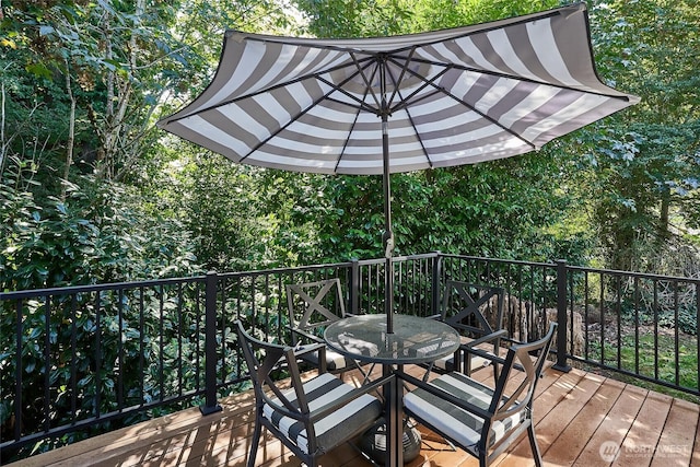 10822 SE 260th St Unit 2B1, Kent, WA 98030 - deck with outdoor dining space