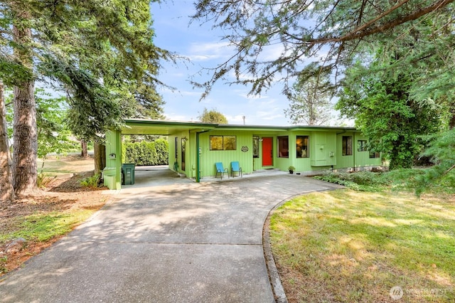 832 Elm Ave, Blaine, WA 98230 - view of front of property featuring driveway