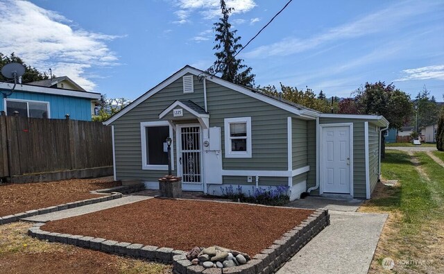 1225 W 5th St, Port Angeles, WA 98363 - view of front facade with fence