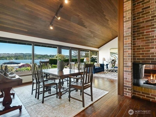 4400 E Mercer Way, Mercer Island, WA 98040 - sunroom / solarium with lofted ceiling and rail lighting
