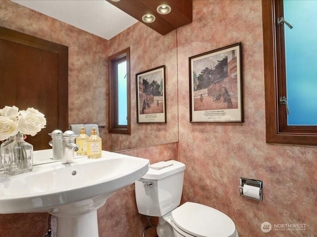 4400 E Mercer Way, Mercer Island, WA 98040 - bathroom featuring toilet and a sink