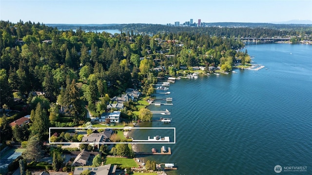 4400 E Mercer Way, Mercer Island, WA 98040 - aerial view of property and surrounding area featuring a nearby body of water and property boundaries highlighted