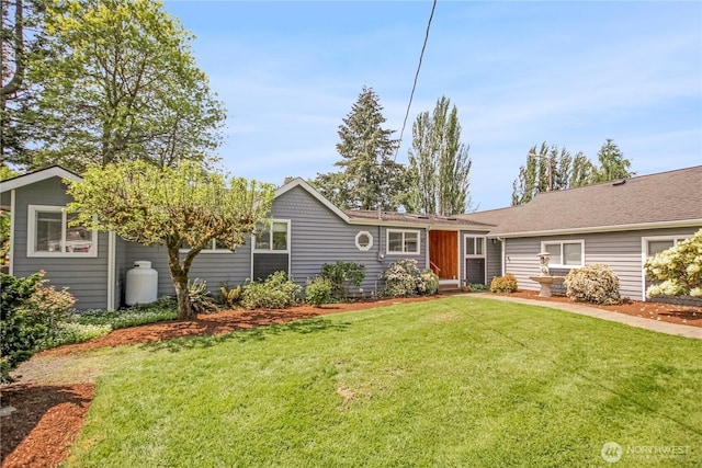 47 W Sunny Sands Rd, Cathlamet, WA 98612 - ranch-style home with a front yard