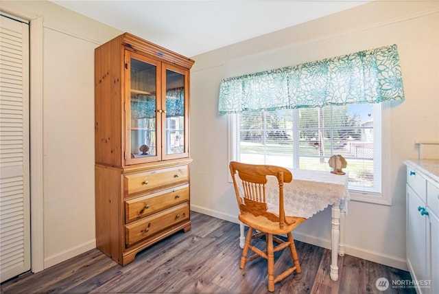 47 W Sunny Sands Rd, Cathlamet, WA 98612 - sitting room featuring dark wood finished floors and baseboards