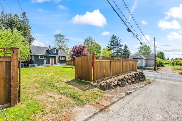 view of yard featuring fence