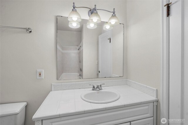6027 S Bell St, Tacoma, WA 98408 - full bath with toilet, vanity, and a shower