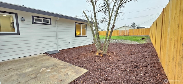 1442 E 31st St, Tacoma, WA 98404 - view of yard featuring a fenced backyard and a patio