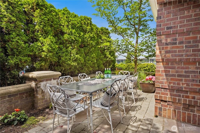2530 39th Ave E, Seattle, WA 98112 - view of patio / terrace featuring outdoor dining space