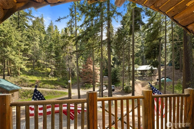 21 Two Springs Rd, Cle Elum, WA 98922 - wooden terrace with a view of trees