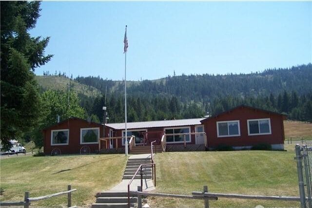 21 Two Springs Rd, Cle Elum, WA 98922 - view of front of house with a forest view