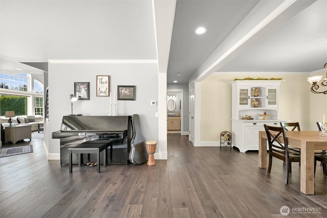 624 E Maberry Dr, Lynden, WA 98264 - living area featuring dark wood-type flooring, baseboards, ornamental molding, a chandelier, and recessed lighting