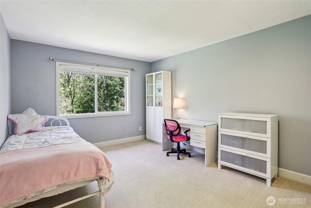 25846 NE 4th Pl, Sammamish, WA 98074 - carpeted bedroom with a desk and baseboards