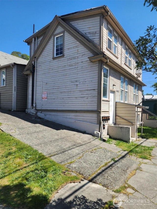 view of property exterior