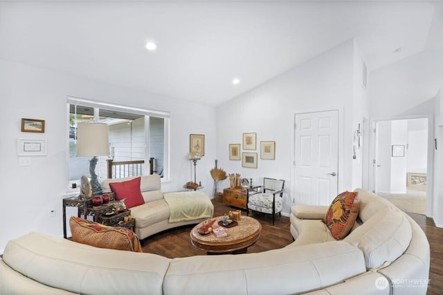 6 SE 16th St, Chehalis, WA 98532 - living area with vaulted ceiling, wood finished floors, and recessed lighting
