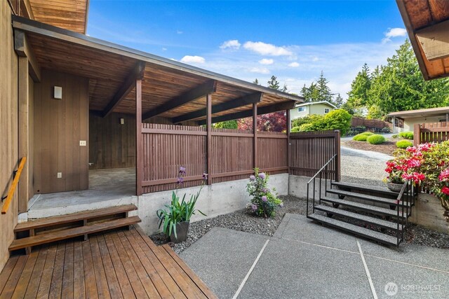 517 S 212th St, Des Moines, WA 98198 - view of patio featuring fence