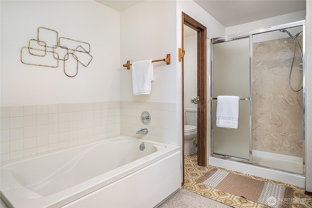 10601 Bagley Ave N Unit 204, Seattle, WA 98133 - full bath with toilet, a shower stall, and a garden tub