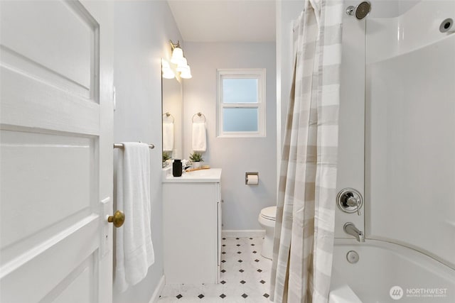 624 S Lawrence St, Tacoma, WA 98405 - bathroom with vanity, baseboards, toilet, and shower / bath combination with curtain