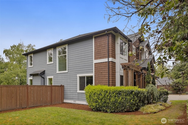 4161 86th Ave SE, Mercer Island, WA 98040 - view of side of home with crawl space