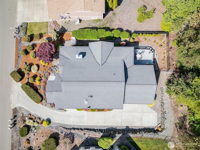 aerial view of property and surrounding area