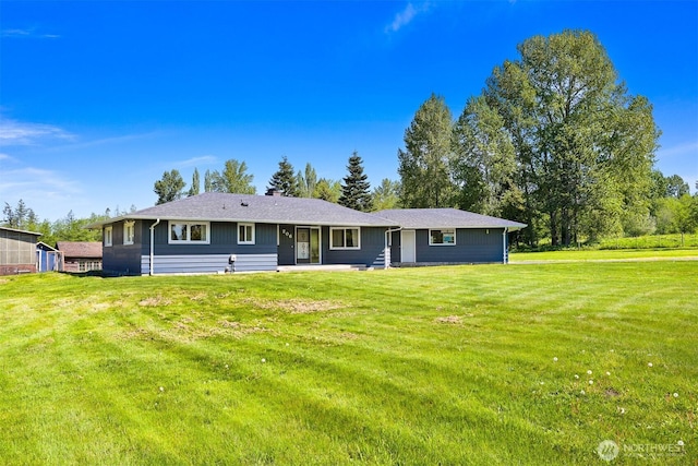 206 Kelly Rd, Bellingham, WA 98226 - view of front of home with a front lawn
