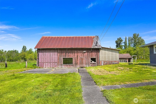 206 Kelly Rd, Bellingham, WA 98226 - view of barn with a yard