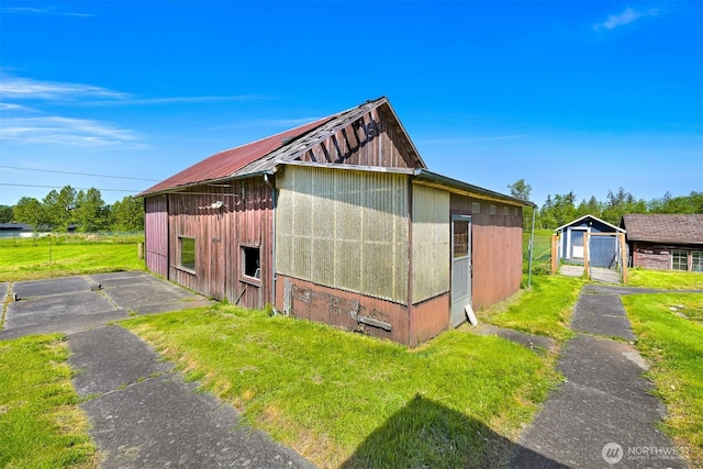 206 Kelly Rd, Bellingham, WA 98226 - exterior space featuring an outbuilding and a barn